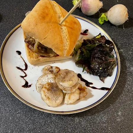 Oda ve Kahvaltı Au Presbytere De