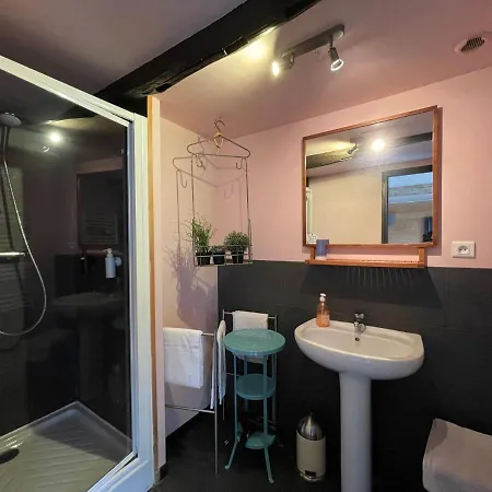 Au Presbytere De Bed and breakfast Saigneville