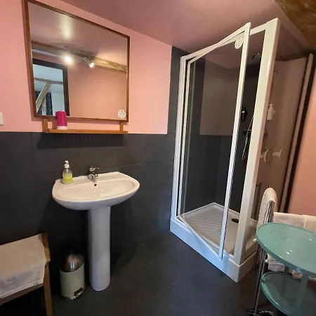 Au Presbytere De Oda ve Kahvaltı