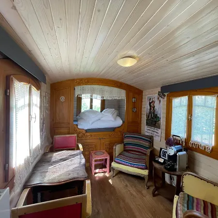 Au Presbytere De Bed and breakfast