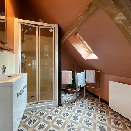 Oda ve Kahvaltı Au Presbytere De 3*