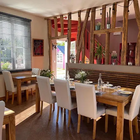 Au Presbytere De Bed and breakfast