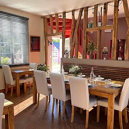 Au Presbytere De Bed & Breakfast