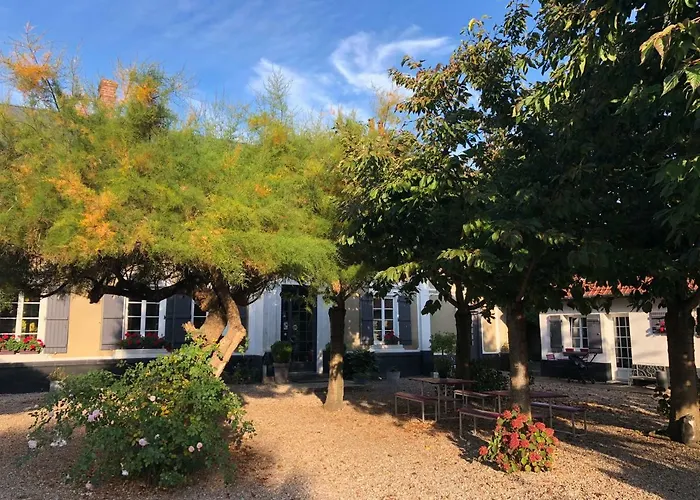 Au Presbytère De Couette-café